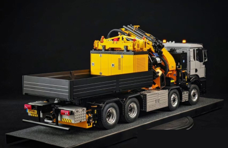 MAN TGS 3 8x4 mit Effer 1855 Kran RTR 1:14